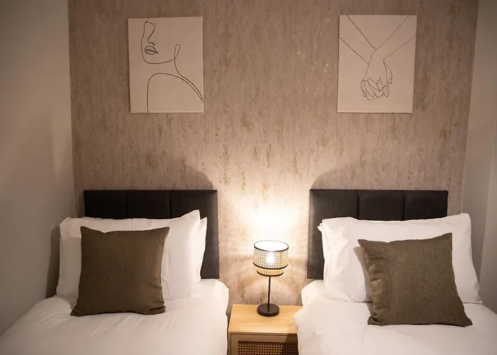 5 Richmond Croft Лидс